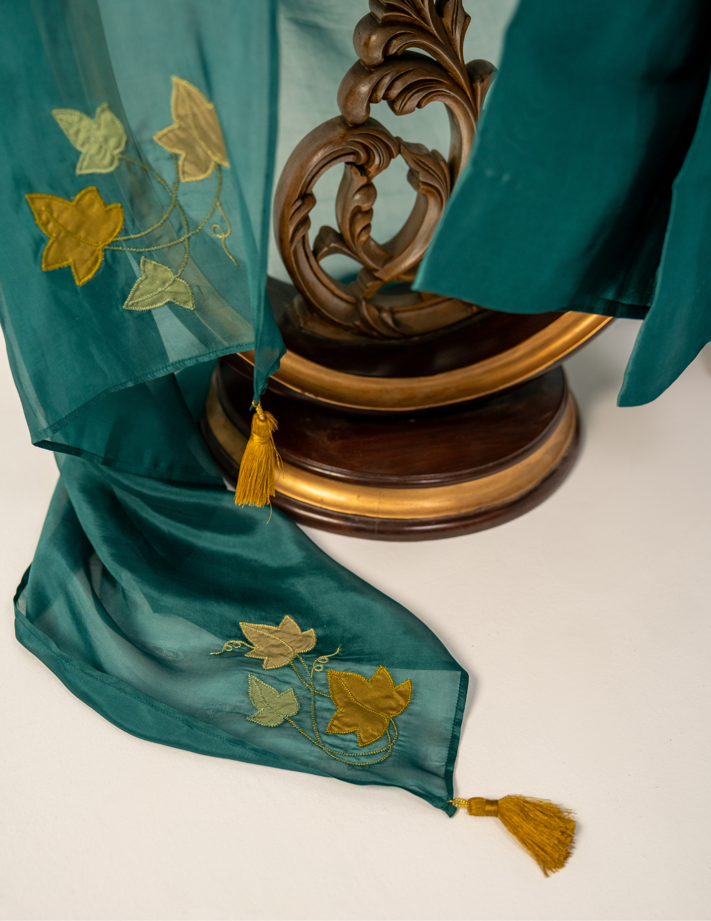 TEAL VINES
